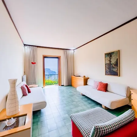 Domus Auditorium Apartment